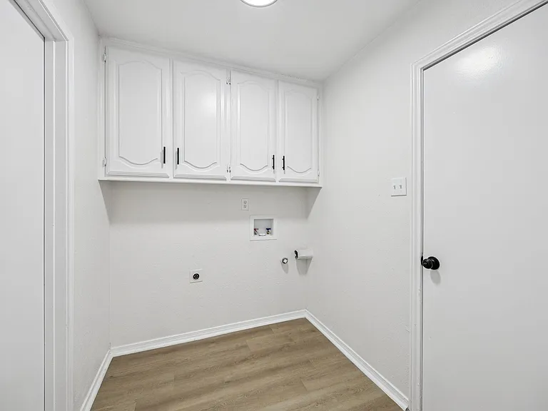 5909 Mark Ln — Photo 19