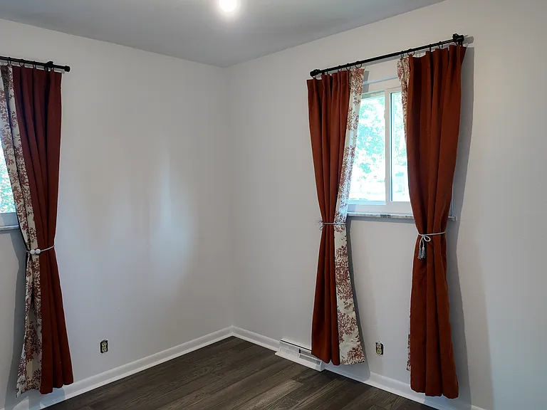 1534 Amesbury Rd — Photo 17