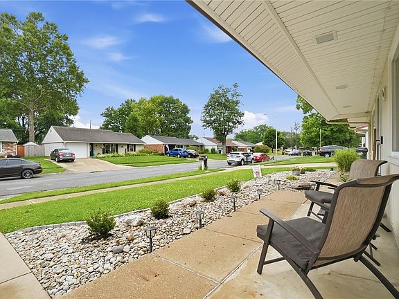 5th image of 80 S Hillcrest Dr