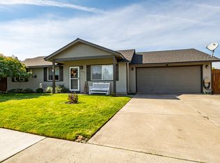 2271 SW 33rd St, Redmond, OR 97756