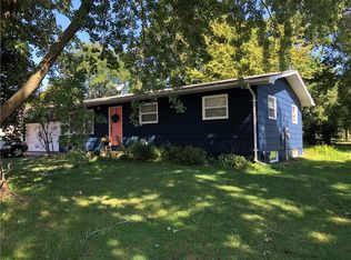 502 Spruce Dr, Pella, IA 50219