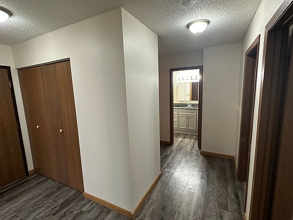 4th image of 2863 20th Ave S #2865