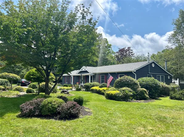 54 Madeline Road, Ridge, NY 11961