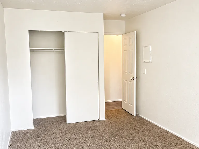 Caledonian Apartments — Photo 12