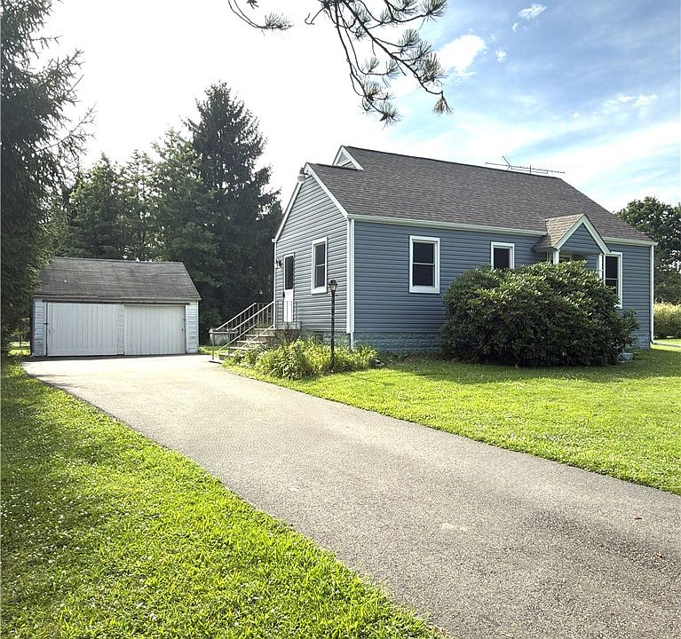 1st image of 201 Fairway Ln