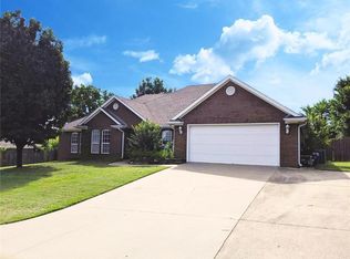 1405 Springhills Dr, Alma, AR 72921