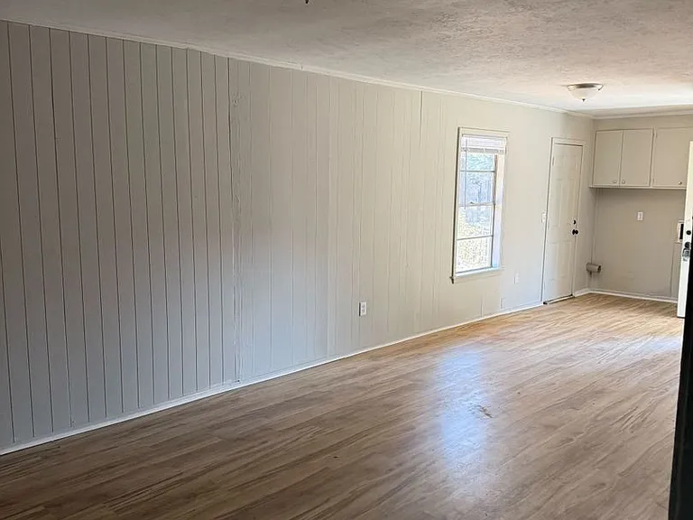332 N Flag Chapel Rd — Photo 8