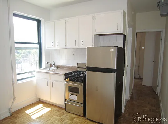 Rented by City Connections Realty | media 6