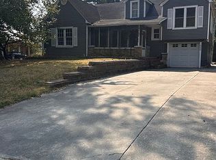 706 S Walnut St, Dexter, MO 63841