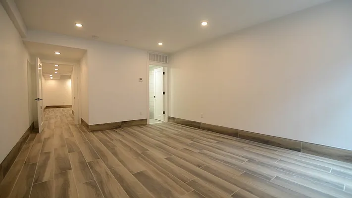 Rented by Nooklyn NYC LLC | media 17