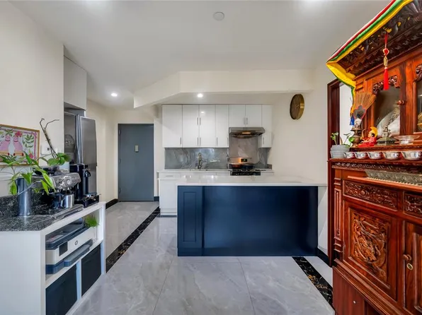 74-25 43rd Avenue image 15 of 20