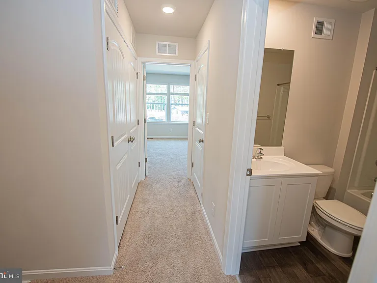130 Willowtree Ln — Photo 44