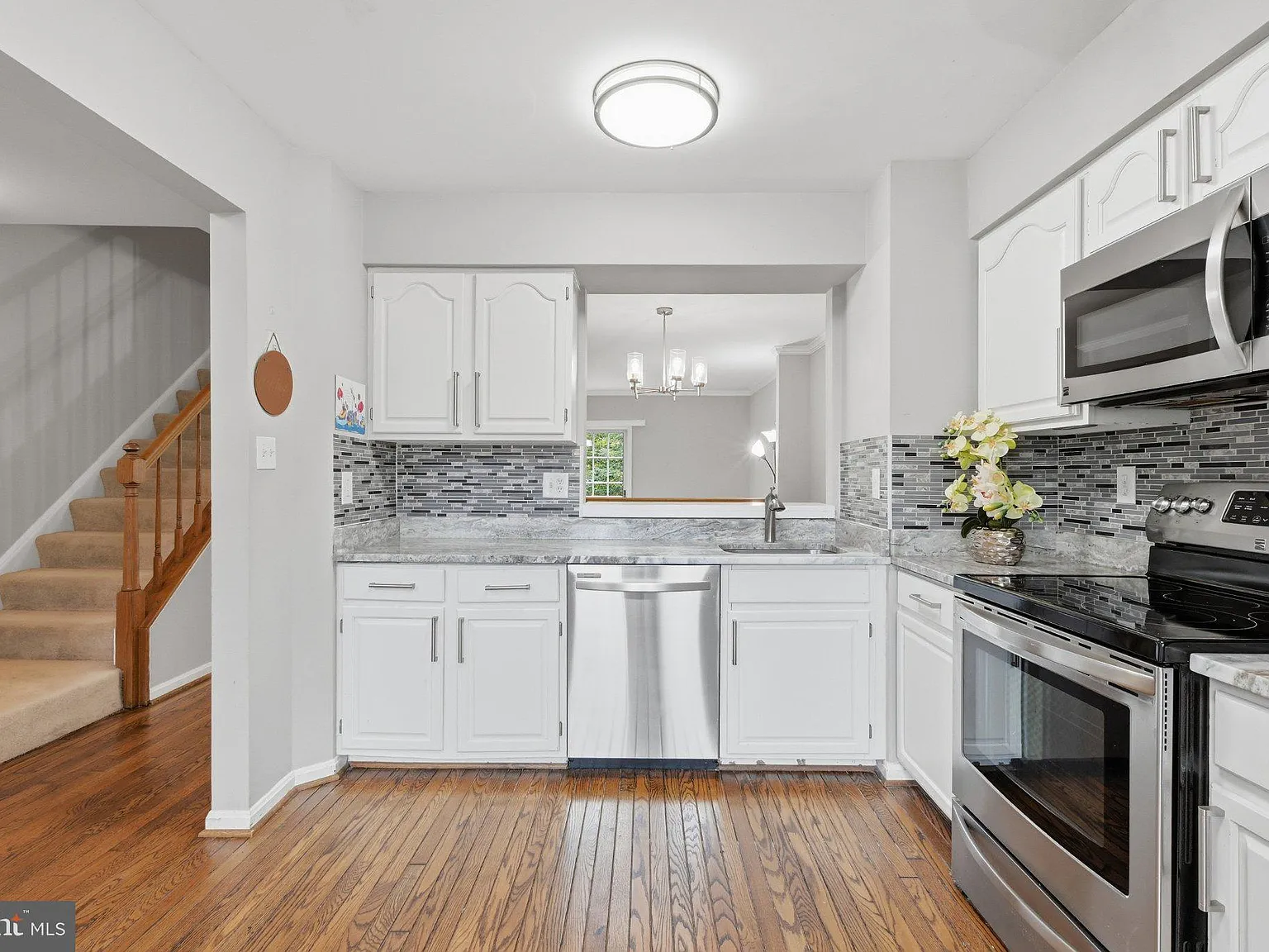 3 bed, 3.5 bath, 1224 sqft, $2,850 — Photo 4