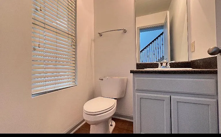 14 Frost Ln — Photo 4