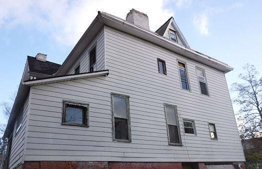 2nd image of 128 E Henley St