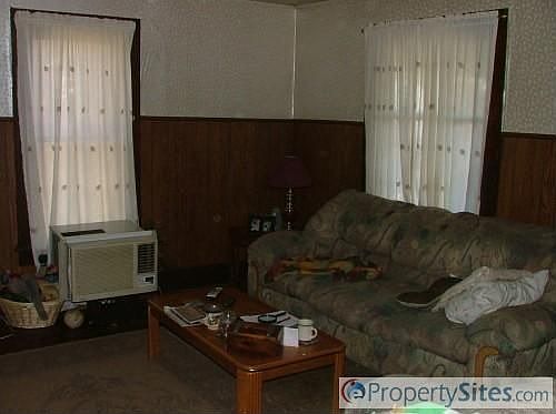 2nd image of 2376 2nd St