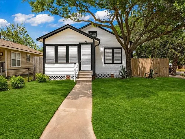 4102 Ursuline St — Photo 1