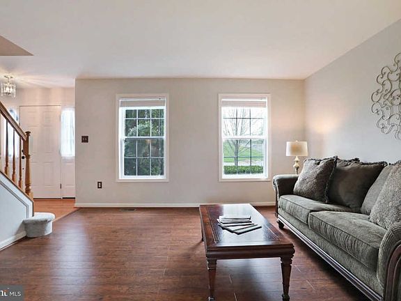 4th image of 484 Fair Meadows Blvd