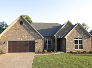 32 Brookwood Dr, Jackson, TN 38305