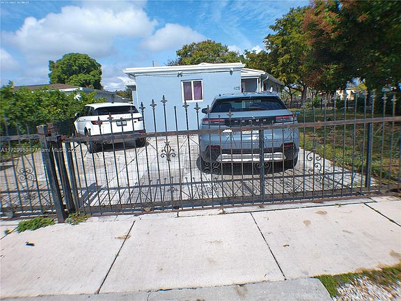 4th image of 405 NW 128th St