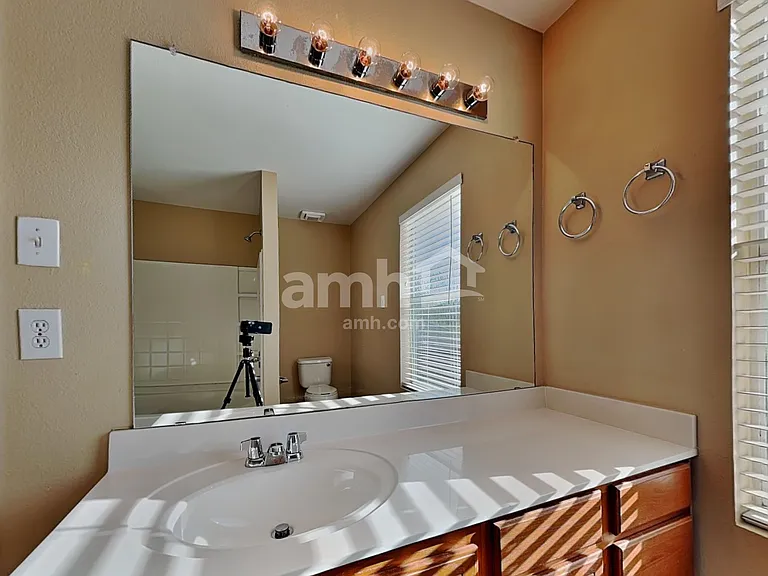 937 Iona Dr — Photo 13