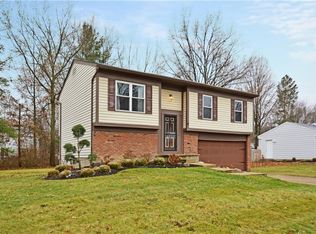26901 Southwood Ln, Olmsted Township, OH 44138