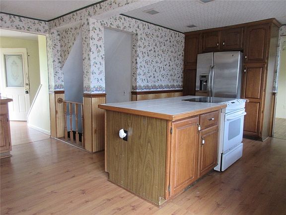 2nd image of 101 Surrey Dr