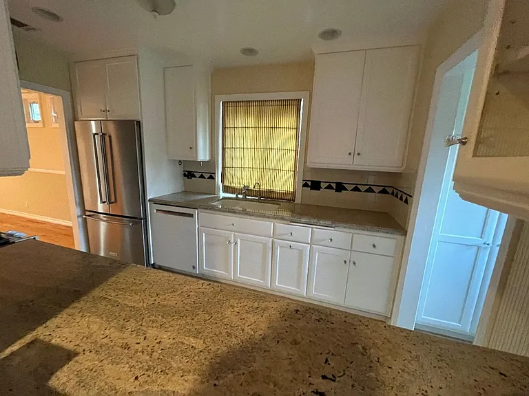 23520 Susana Ave — Photo 6