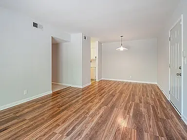 420 Walton Ln — Photo 8