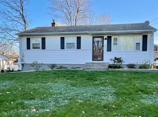 20 Judith Ln, West Haven, CT 06516