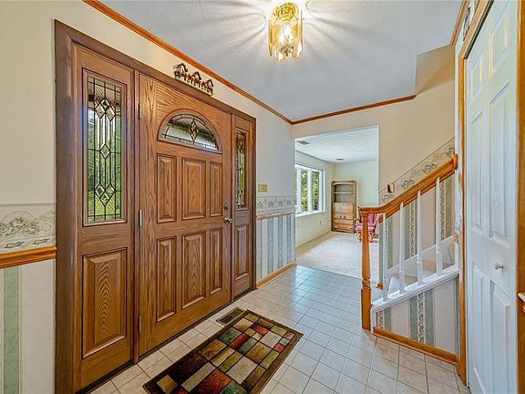 2nd image of 221 Mosshaven Way