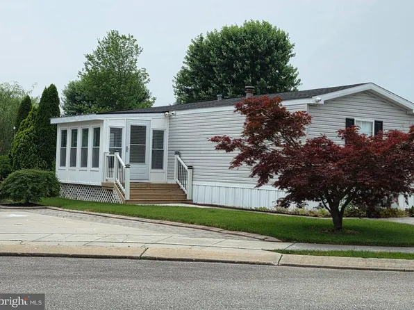 69 Hampshire Dr, New Oxford, PA 17350