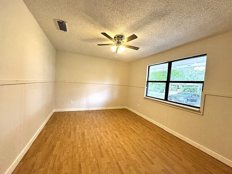 119 Arden Dr — Photo 3