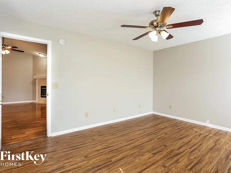 8047 Queensferry Ln — Photo 10