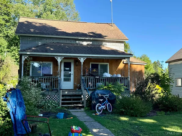 N1736 Spring St, Vulcan, MI 49892