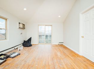 80-46 59th St #3, Ridgewood, NY 11385