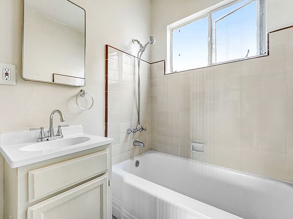 3rd image of 8451 S Normandie Ave APT 2
