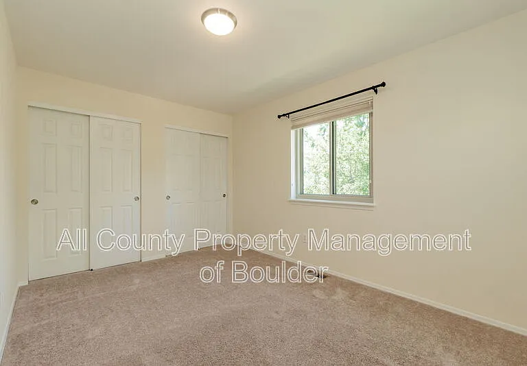 1288 Redwood Ave — Photo 12
