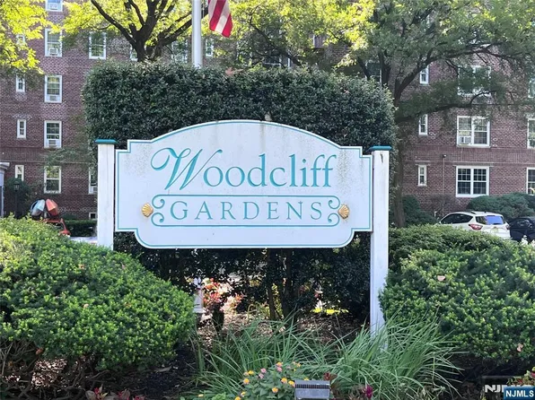 8400 Boulevard East, North Bergen, NJ 07047