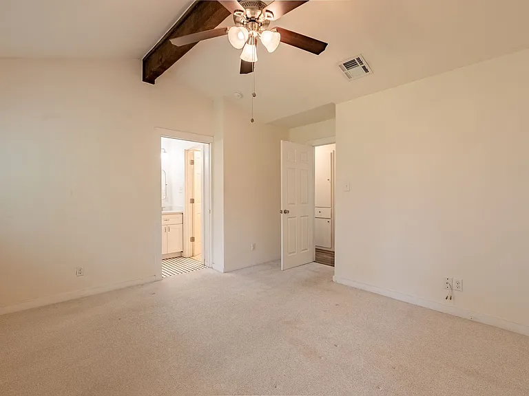 1001 Echo Ln — Photo 15