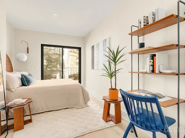 221 East 48th Street image 12 of 24