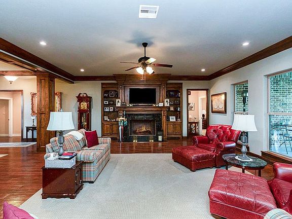 5th image of 2735 Red Pine Cir
