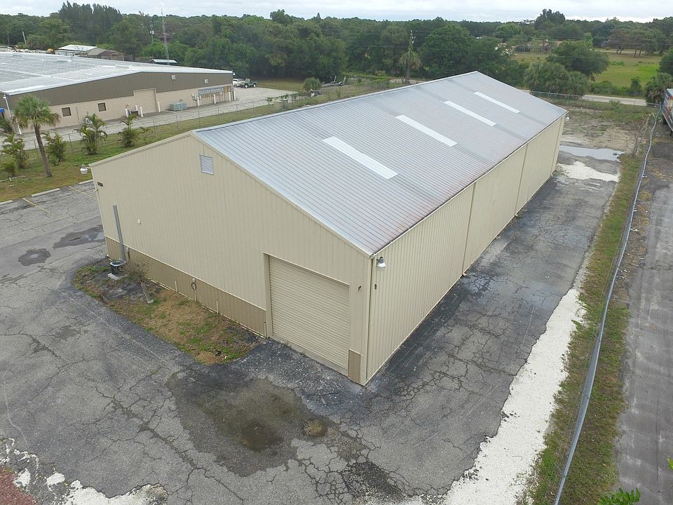 1st image of 523 Paul Morris Dr