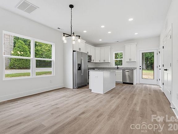 4th image of 104 Maple Ave NW #B