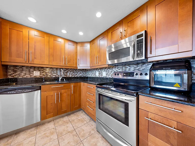 575 Oaks Ln #1009 — Photo 1