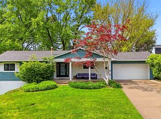1612 Derwen Dr, Iowa City, IA 52246