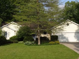 7474 Hidden Forest Dr, Hudsonville, MI 49426
