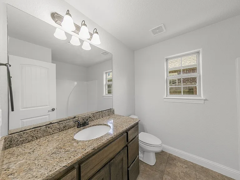3002 Fernwood Ave — Photo 16