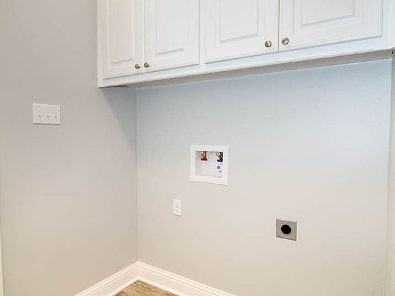 3rd image of 239 Egan St