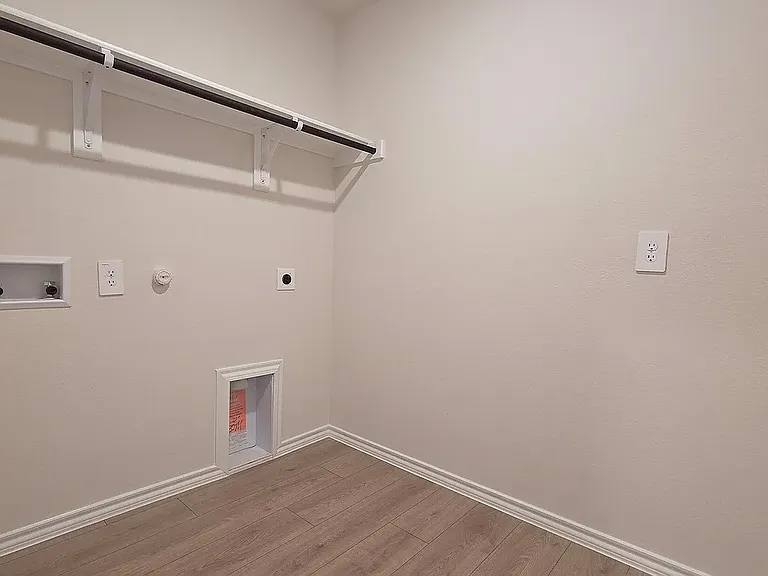 347 Boxwood Dr — Photo 27